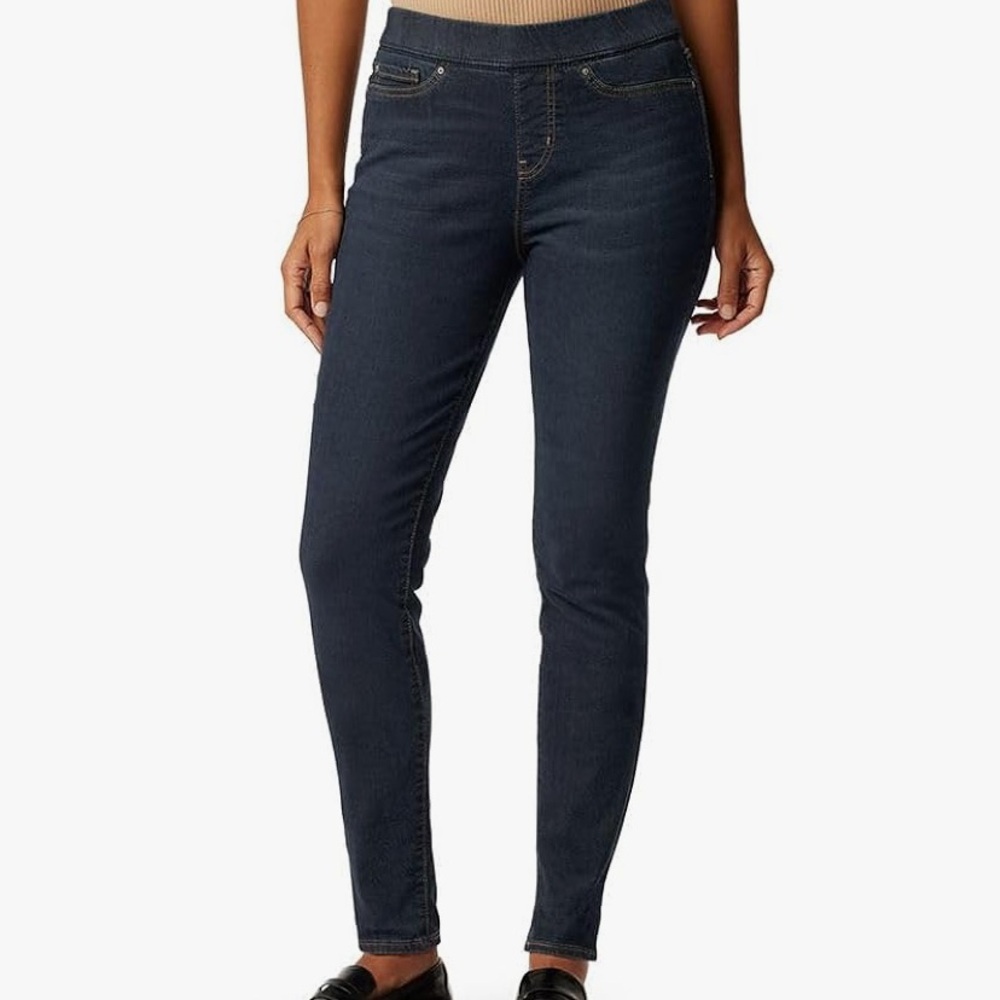 Levi Strauss & Co. Gold Women's Totally Shaping Pull-on Skinny Jeans NWOT